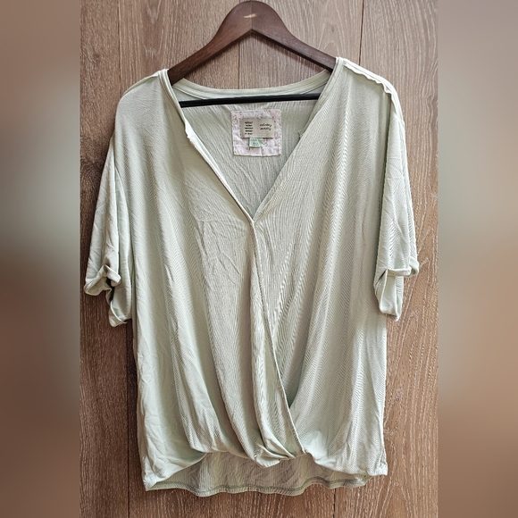 Anthropologie Saturday Sunday Wrap Top XL Light Green Soft Short Sleeve - Picture 1 of 4